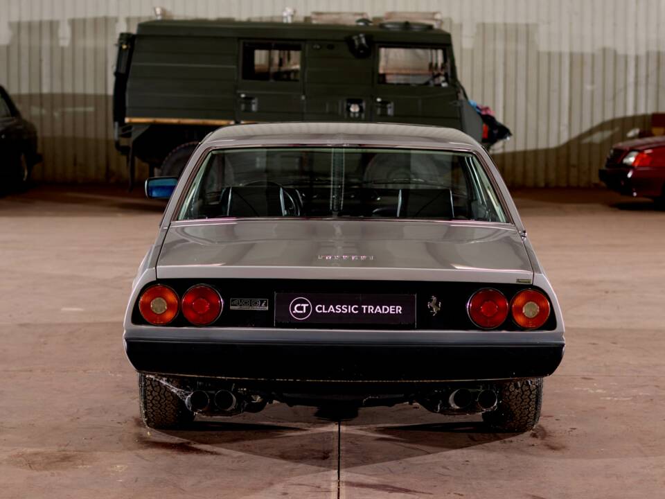 Image 10/23 de Ferrari 400 GT (1979)
