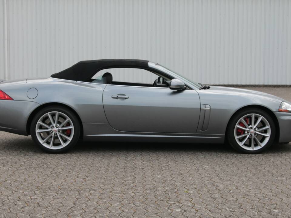 Bild 26/88 von Jaguar XKR (2010)