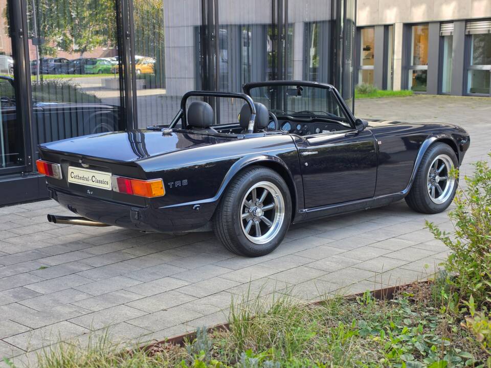 Image 7/49 of Triumph TR 6 PI (1973)