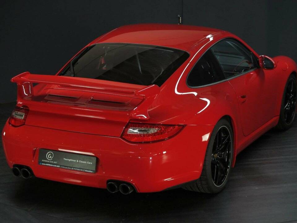Image 49/50 of Porsche 911 Carrera 4S (2011)