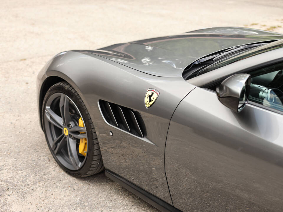 Immagine 46/61 di Ferrari GTC4Lusso (2017)