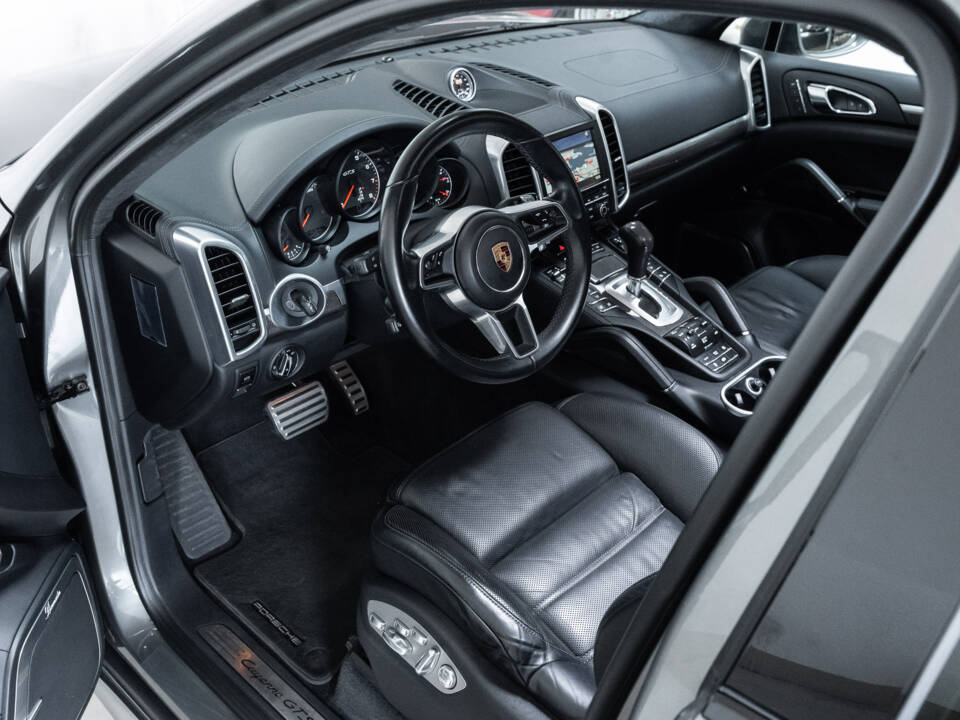 Bild 7/39 von Porsche Cayenne GTS (2016)