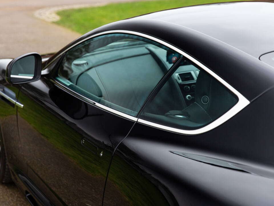 Immagine 55/98 di Aston Martin DBS (2010)