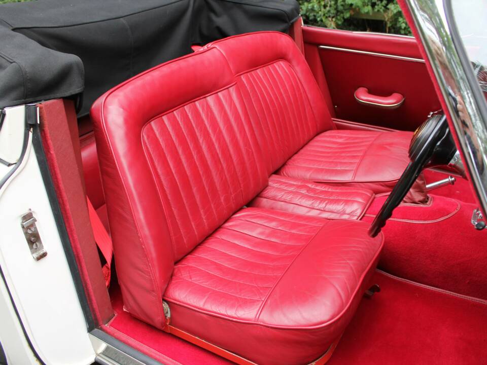 Bild 10/17 von Jaguar XK 150 DHC (1957)