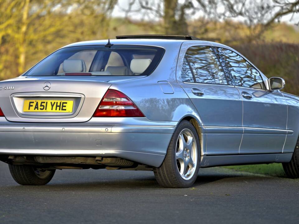 Image 6/50 de Mercedes-Benz S 500 L (2001)
