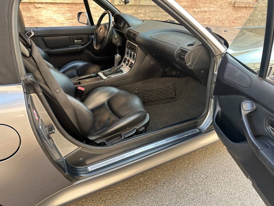Bild 40/49 von BMW Z3 2.2i (2001)