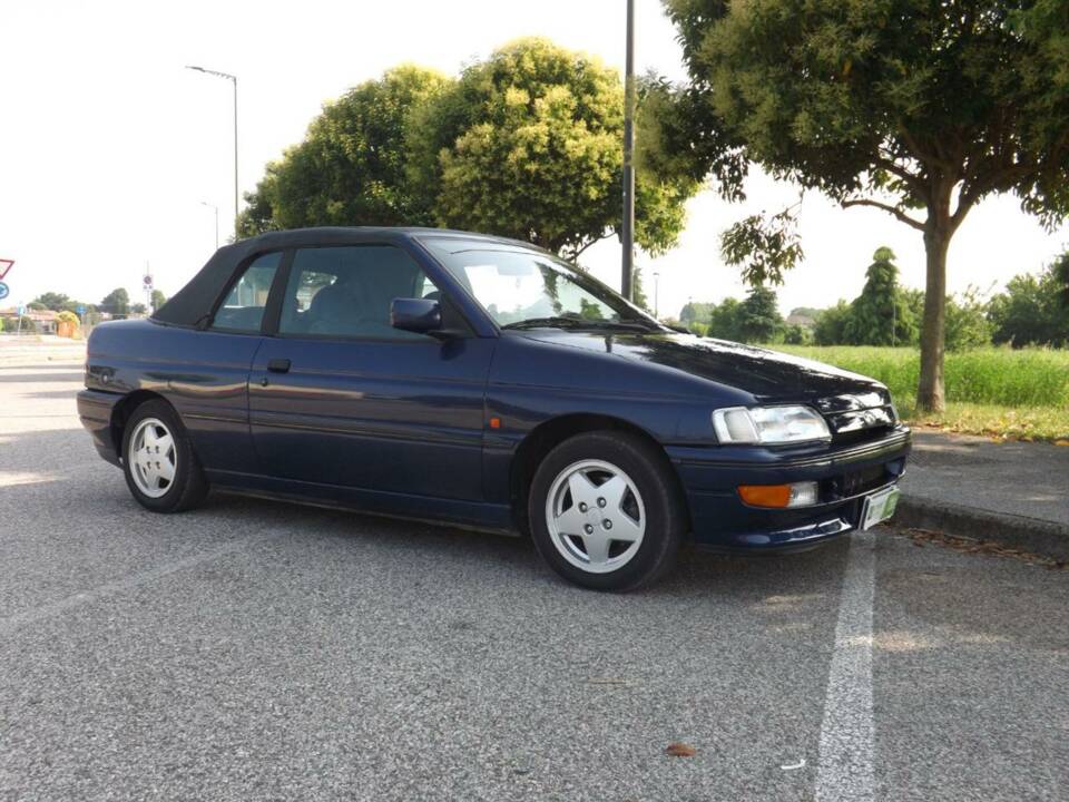 Imagen 7/50 de Ford Escort 1.8 16v (1992)