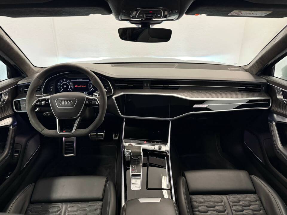 Immagine 19/31 di Audi RS6 Avant (2021)