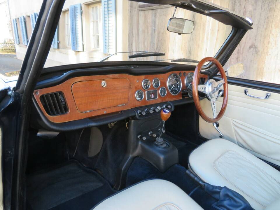 Afbeelding 11/18 van Triumph TR 4A IRS (1967)