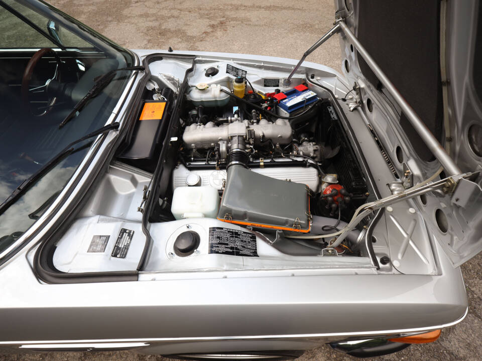 Image 21/95 of BMW 3.0 CSi (1975)