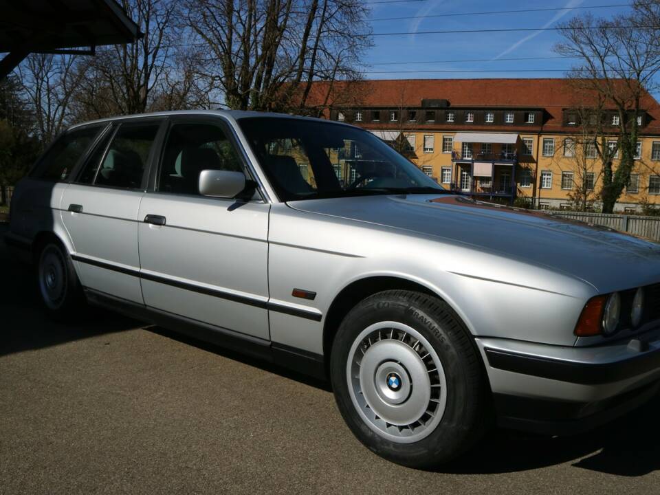 Bild 2/14 von BMW 525ix Touring (1994)