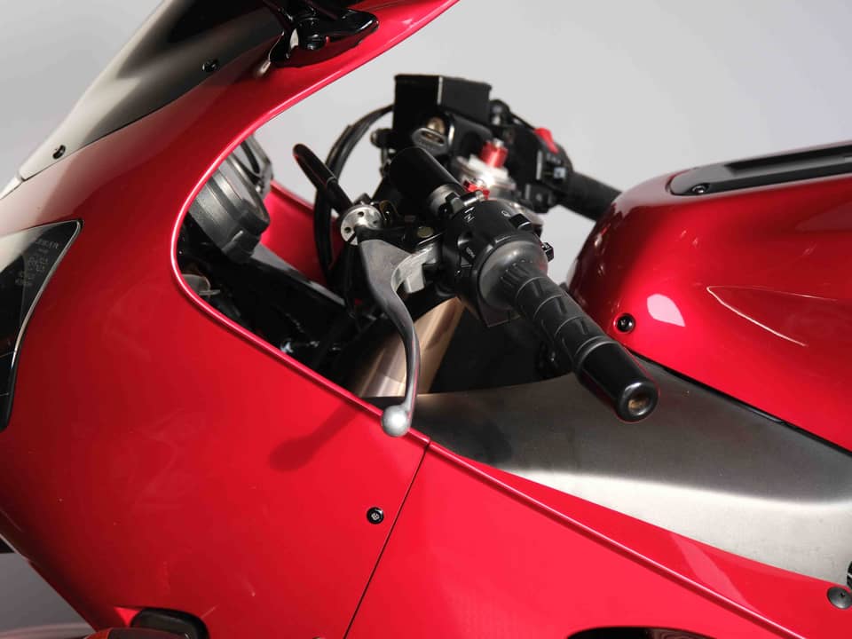 Image 89/91 of Kawasaki Ninja 1200 ZX-12R (2000)