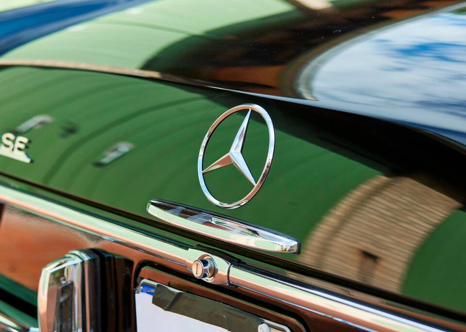Image 42/188 of Mercedes-Benz 280 SE 3,5 (1971)