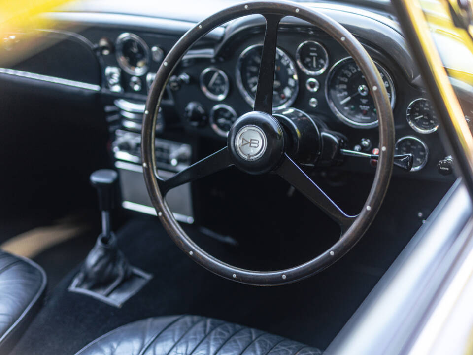 Bild 13/50 von Aston Martin DB 6 Vantage (1970)
