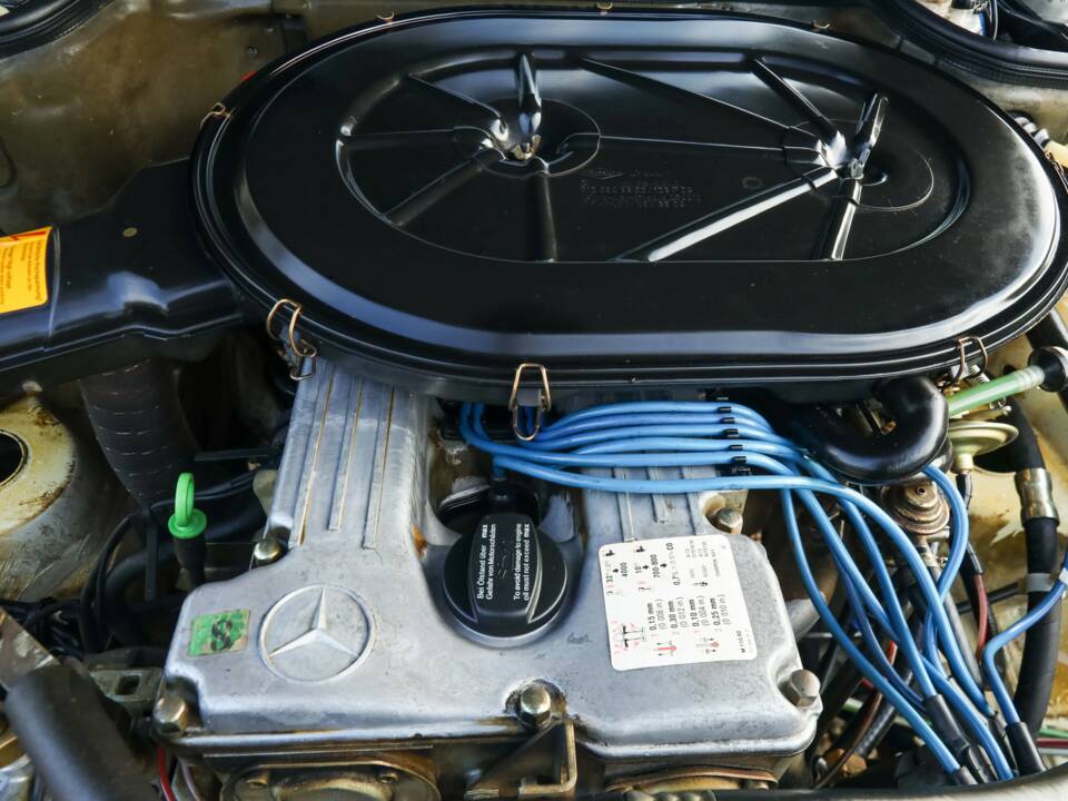 Image 25/50 de Mercedes-Benz 280 S (1988)