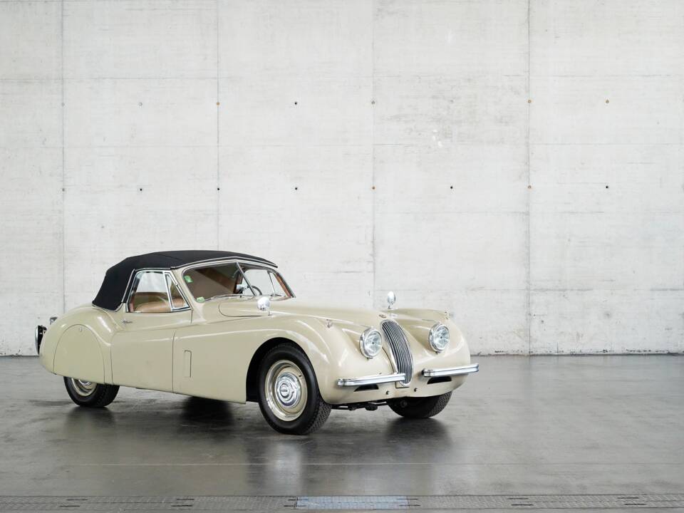Image 15/50 de Jaguar XK 120 DHC (1953)