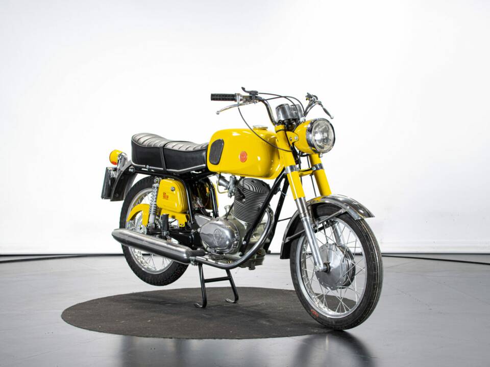 Imagen 6/50 de Gilera 150 Autostrada (1971)