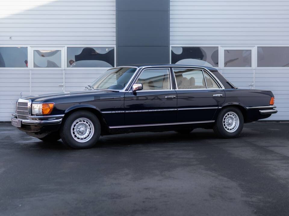 Image 1/30 of Mercedes-Benz 450 SEL 6,9 (1977)