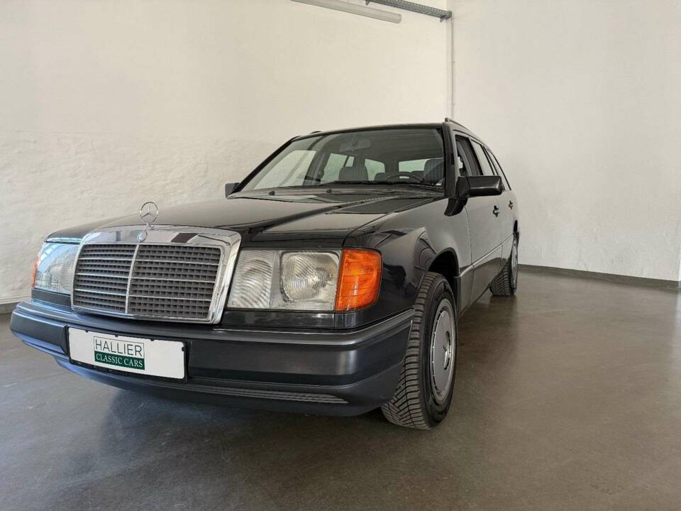 Image 15/43 of Mercedes-Benz 230 TE (1992)