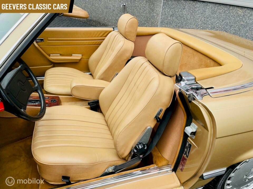 Image 14/17 of Mercedes-Benz 560 SL (1988)