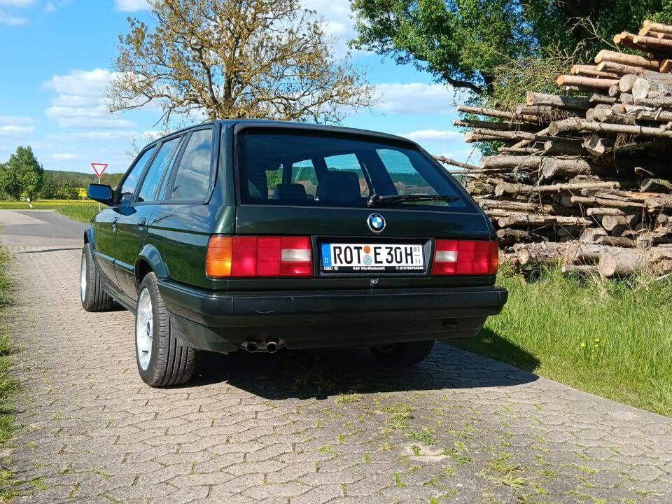 Image 7/21 of BMW 325i Touring (1989)