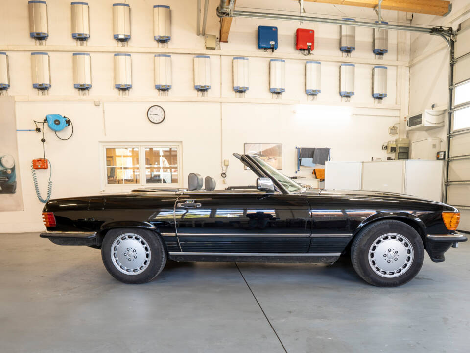 Image 6/14 of Mercedes-Benz 560 SL (1986)