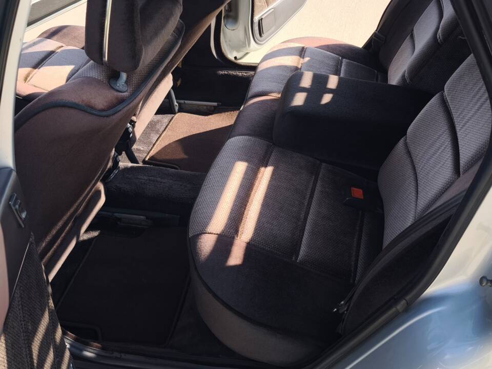 Image 92/94 de Audi 80 CD 5S (1982)