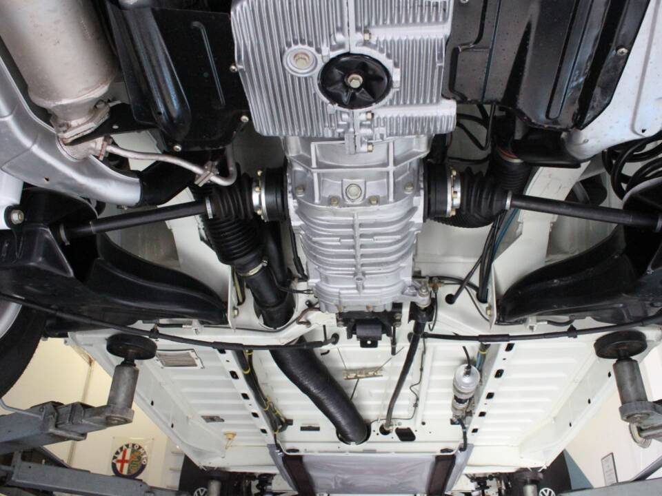 Bild 21/24 von Volkswagen T3 Camper 2.0 (1982)