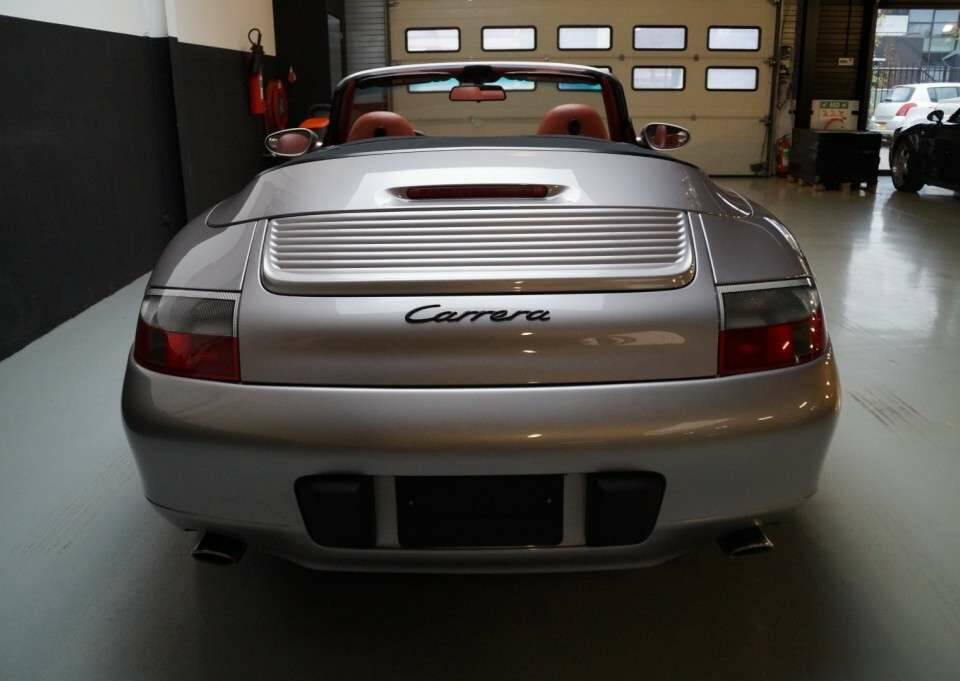 Immagine 41/50 di Porsche 911 Carrera 4 (2001)