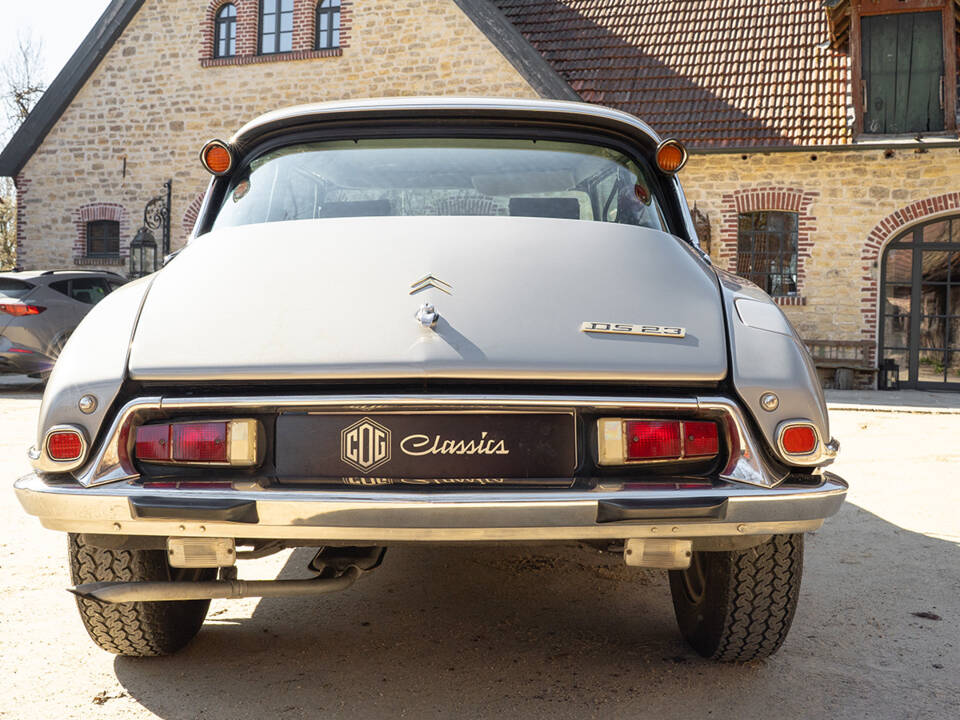 Image 7/53 of Citroën DS 23 Pallas (1972)