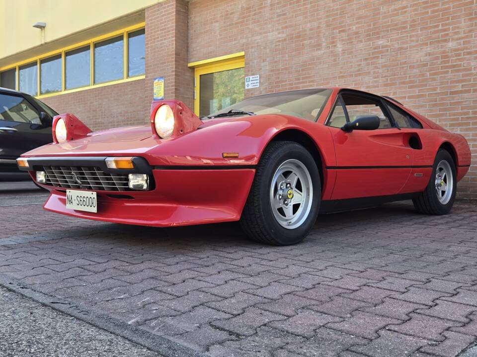Image 34/95 of Ferrari 308 GTBi Quattrovalvole (1984)