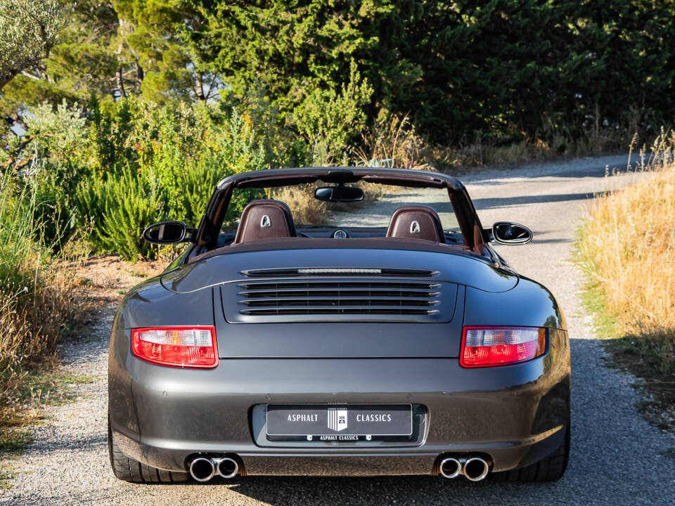 Image 46/50 of Porsche 911 Carrera 4S (2006)