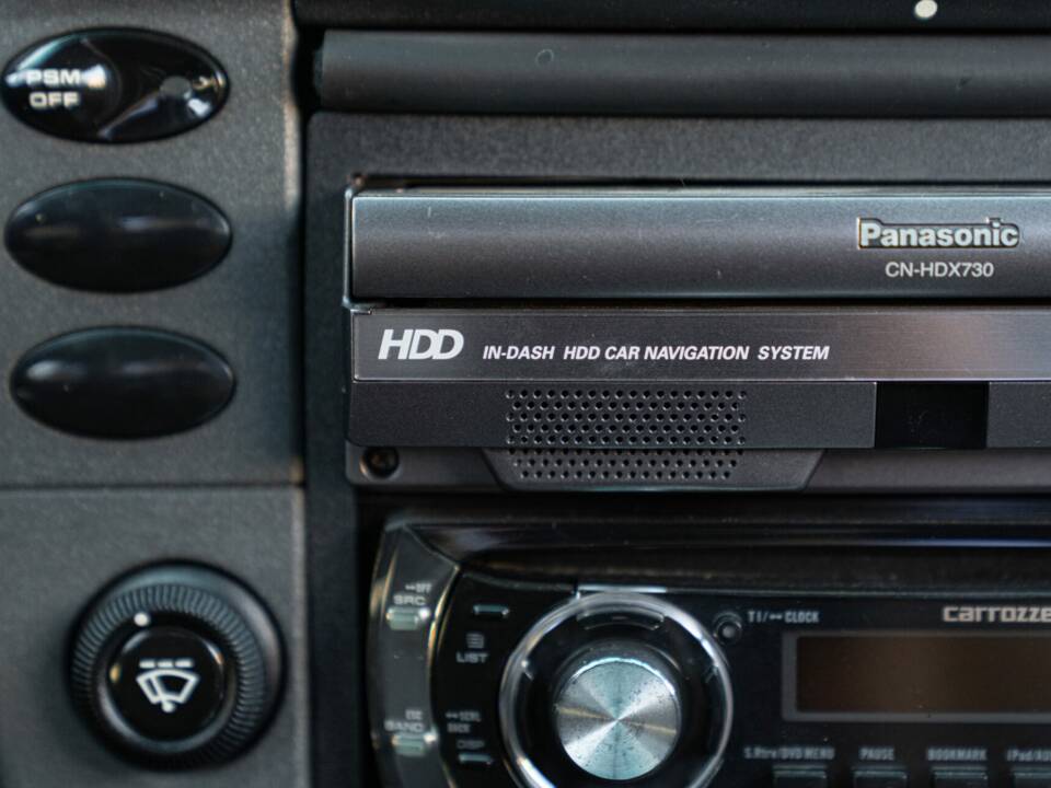 Image 32/50 of Porsche 911 Carrera 4 (1999)