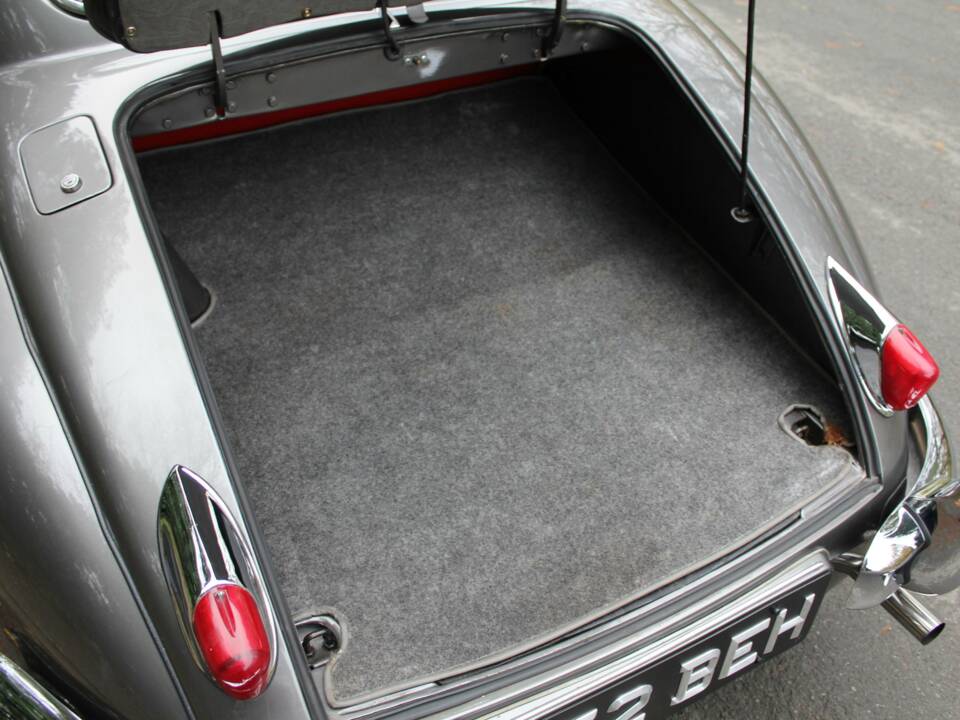 Afbeelding 18/18 van Jaguar XK 140 FHC (1956)