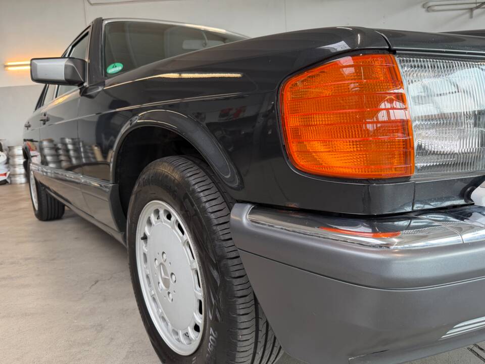 Bild 41/46 von Mercedes-Benz 300 SE (1990)