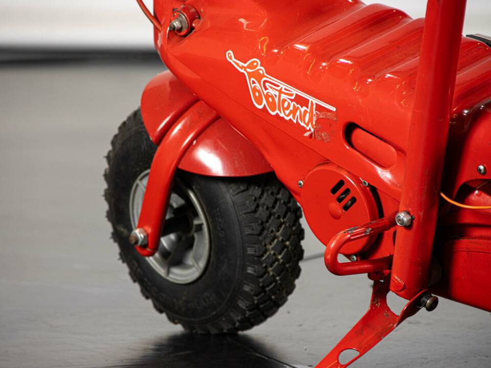 Image 30/50 de Quasar DUMMY (1983)