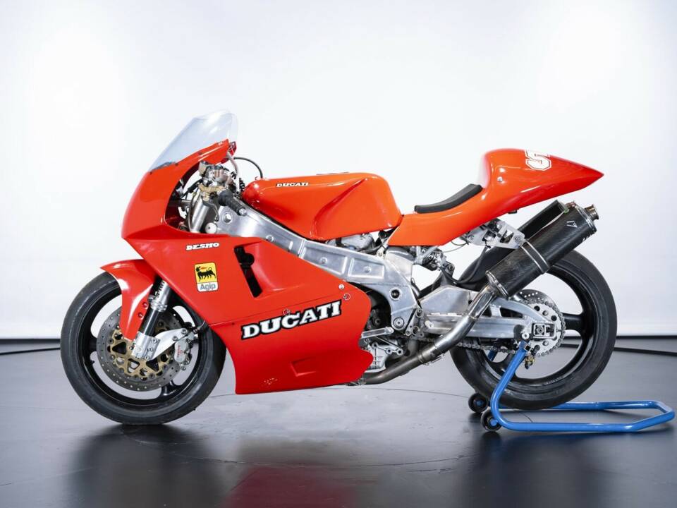 Immagine 7/50 di Ducati DUMMY (1999)