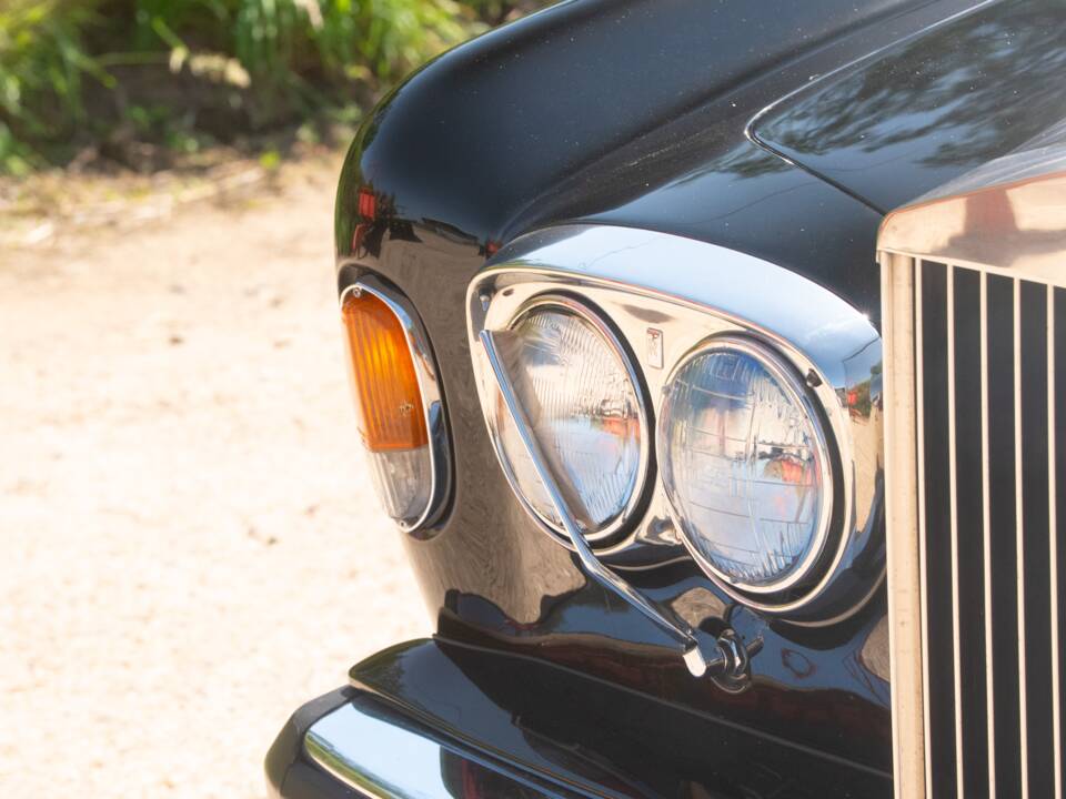 Image 39/50 de Rolls-Royce Corniche I (1981)