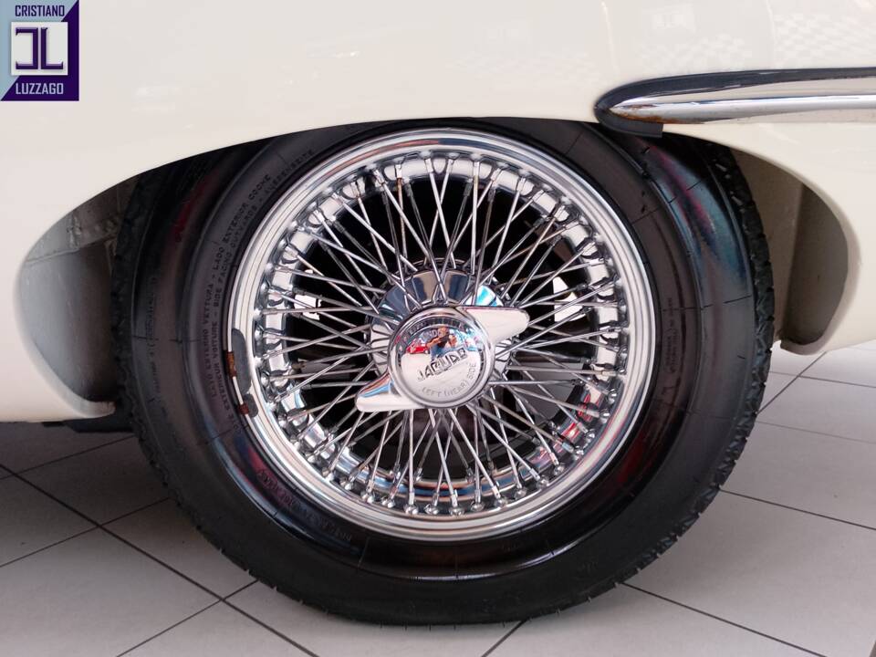 Bild 47/54 von Jaguar E-Type 4.2 (1967)