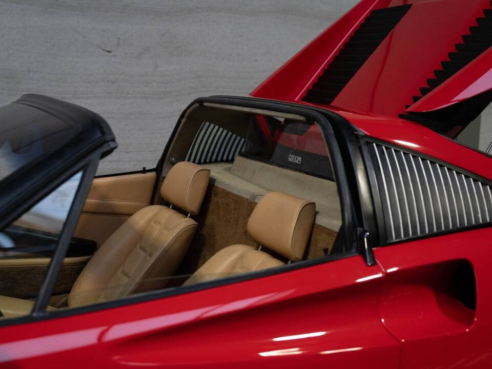 Bild 13/85 von Ferrari 308 GTSi Quattrovalvole (1985)
