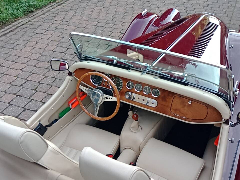 Image 16/51 of Morgan Plus 8 (1983)