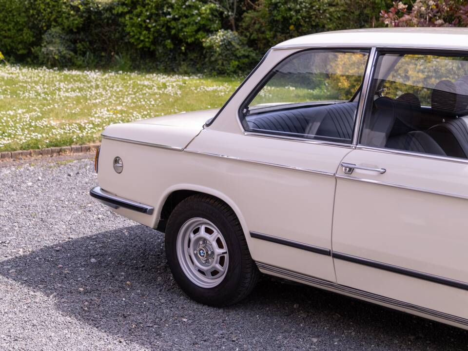 Imagen 43/50 de BMW 1802 (1975)