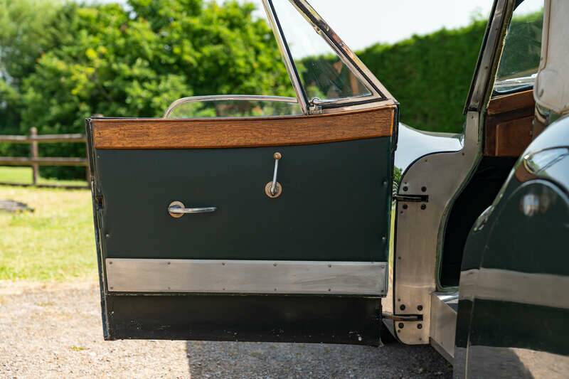 Image 19/50 of Jaguar XK 120 DHC (1954)