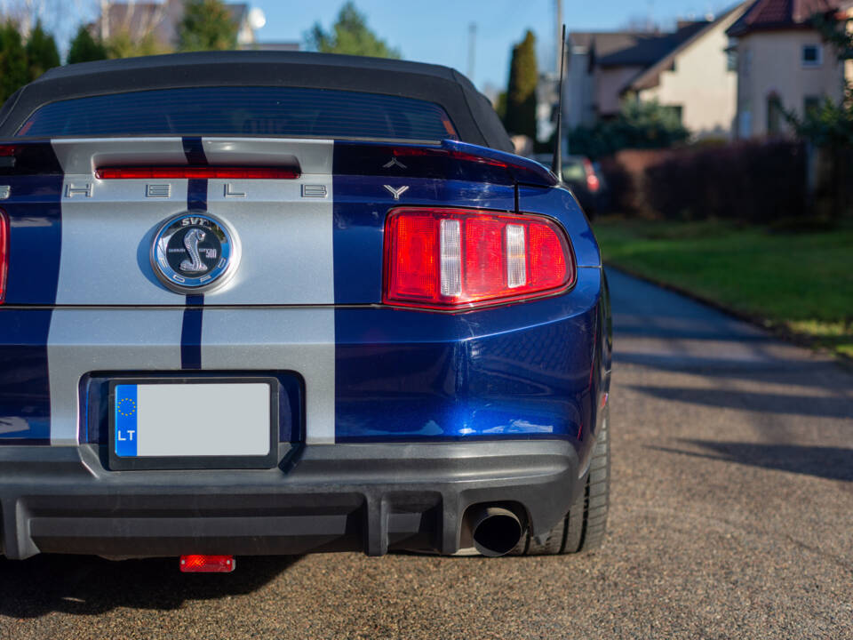 Image 11/99 of Ford Mustang Shelby GT 500 (2012)