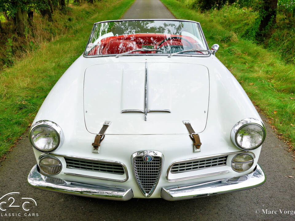 Image 24/55 de Alfa Romeo 2000 Spider (1959)