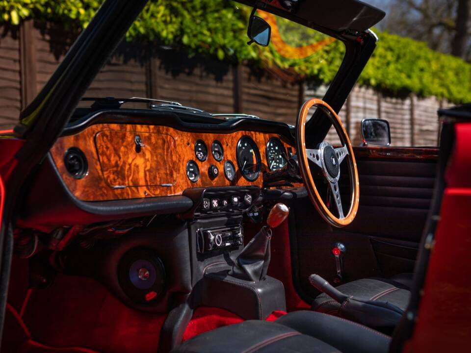 Immagine 38/41 di Triumph TR 6 PI (1972)
