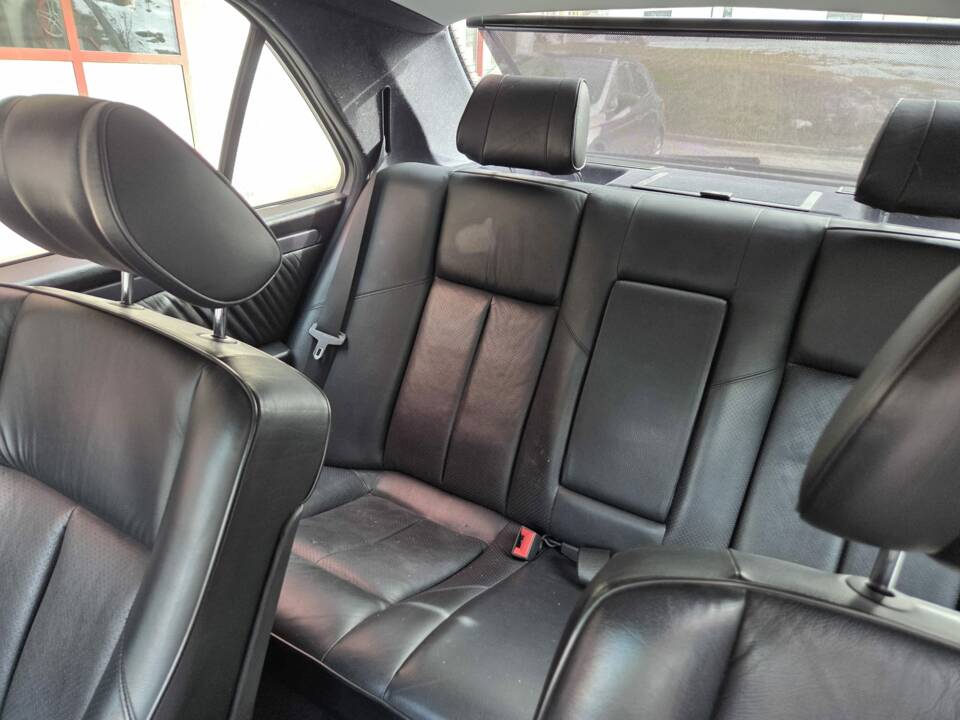 Bild 11/16 von Mercedes-Benz C 36 AMG (1994)