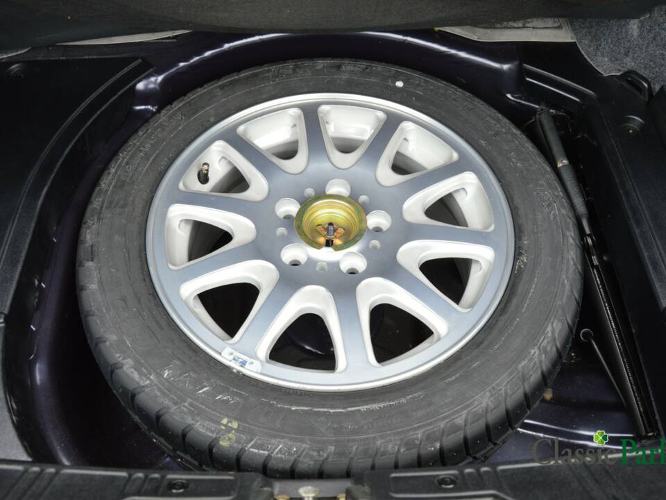 Bild 39/50 von BMW 320i (1994)