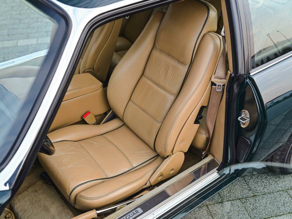 Image 37/55 of Jaguar XJS 6.0 (1994)