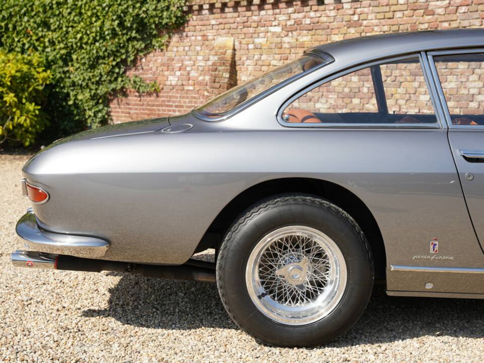 Immagine 28/50 di Ferrari 330 GT 2+2 (1965)